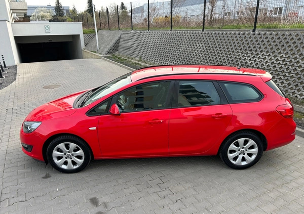 Opel Astra cena 33888 przebieg: 206300, rok produkcji 2015 z Lublin małe 277